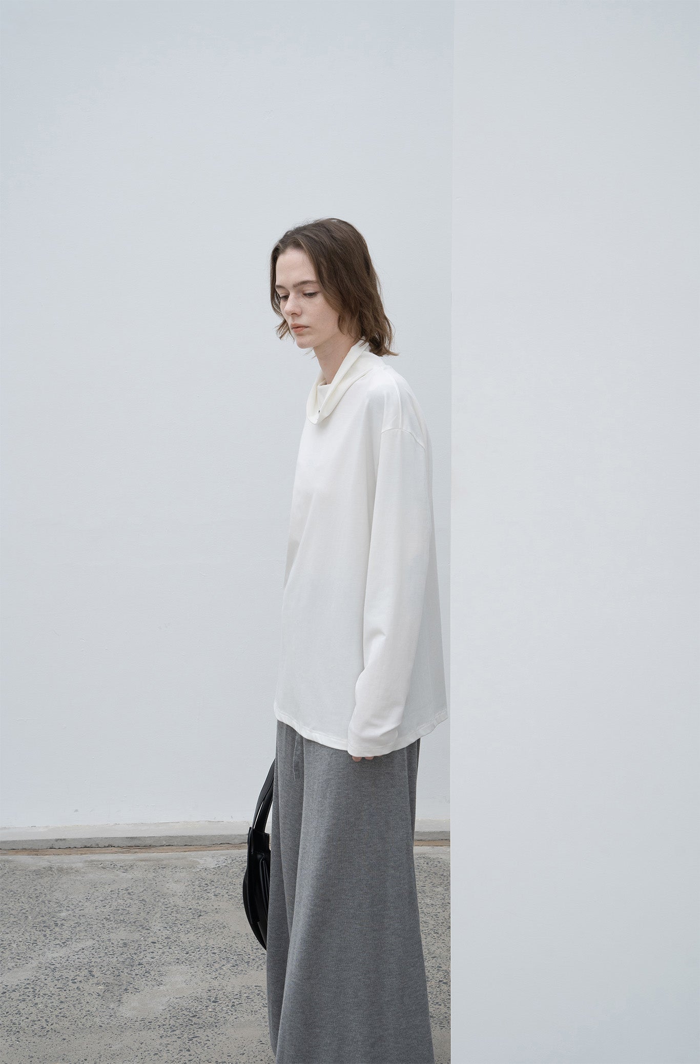 High neck long T-shirt cut-and-sew tops with logo 