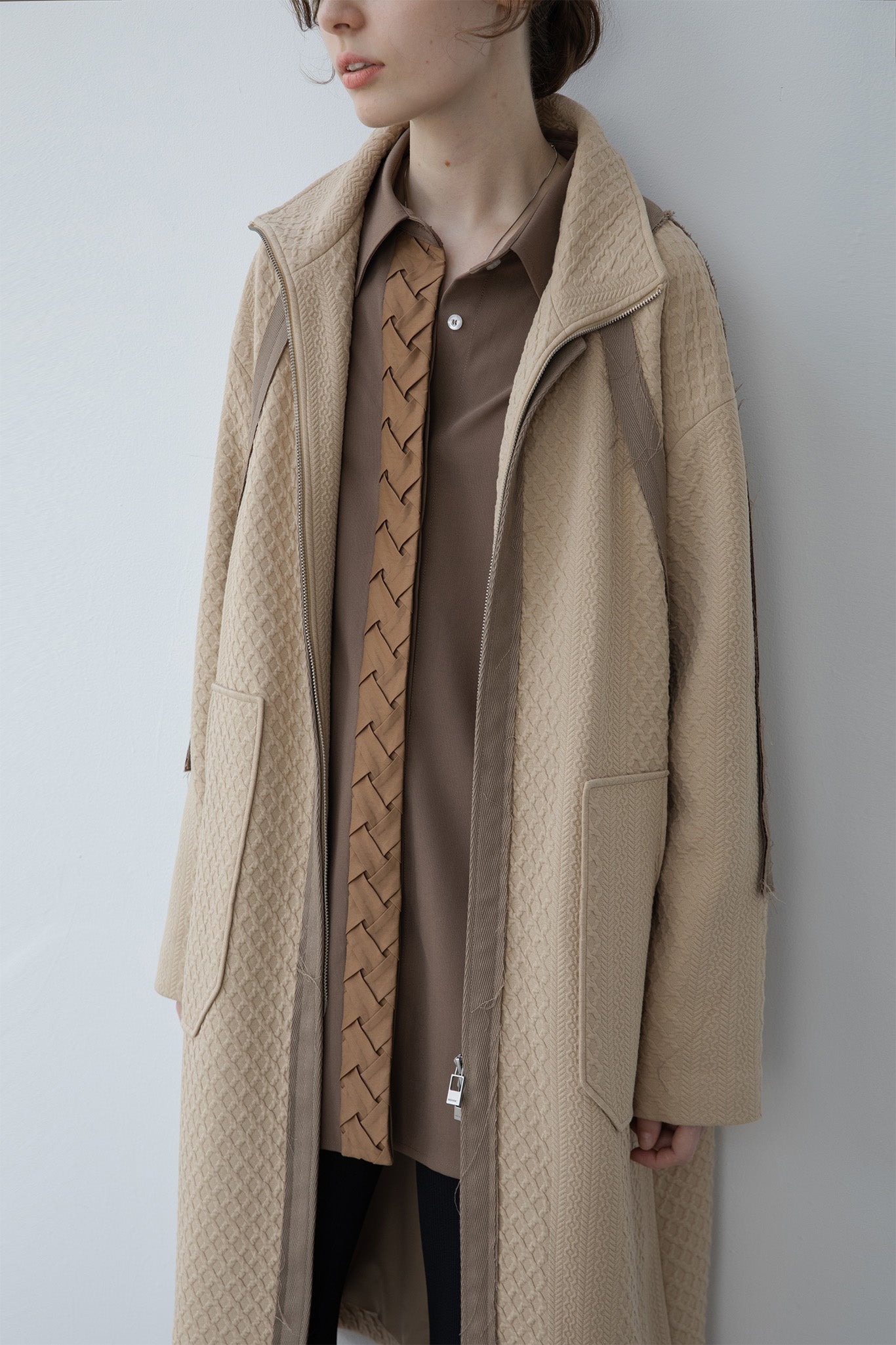 Cut-off line cable jacquard high neck long coat 