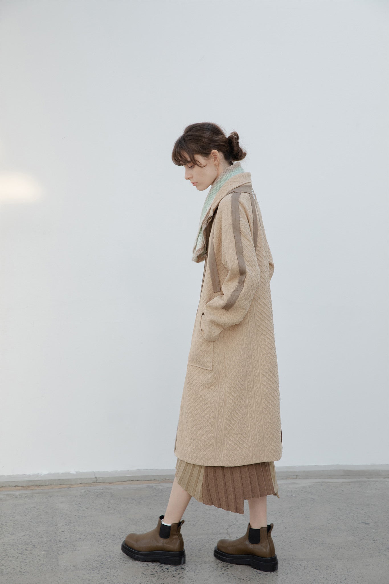 Cut-off line cable jacquard high neck long coat 