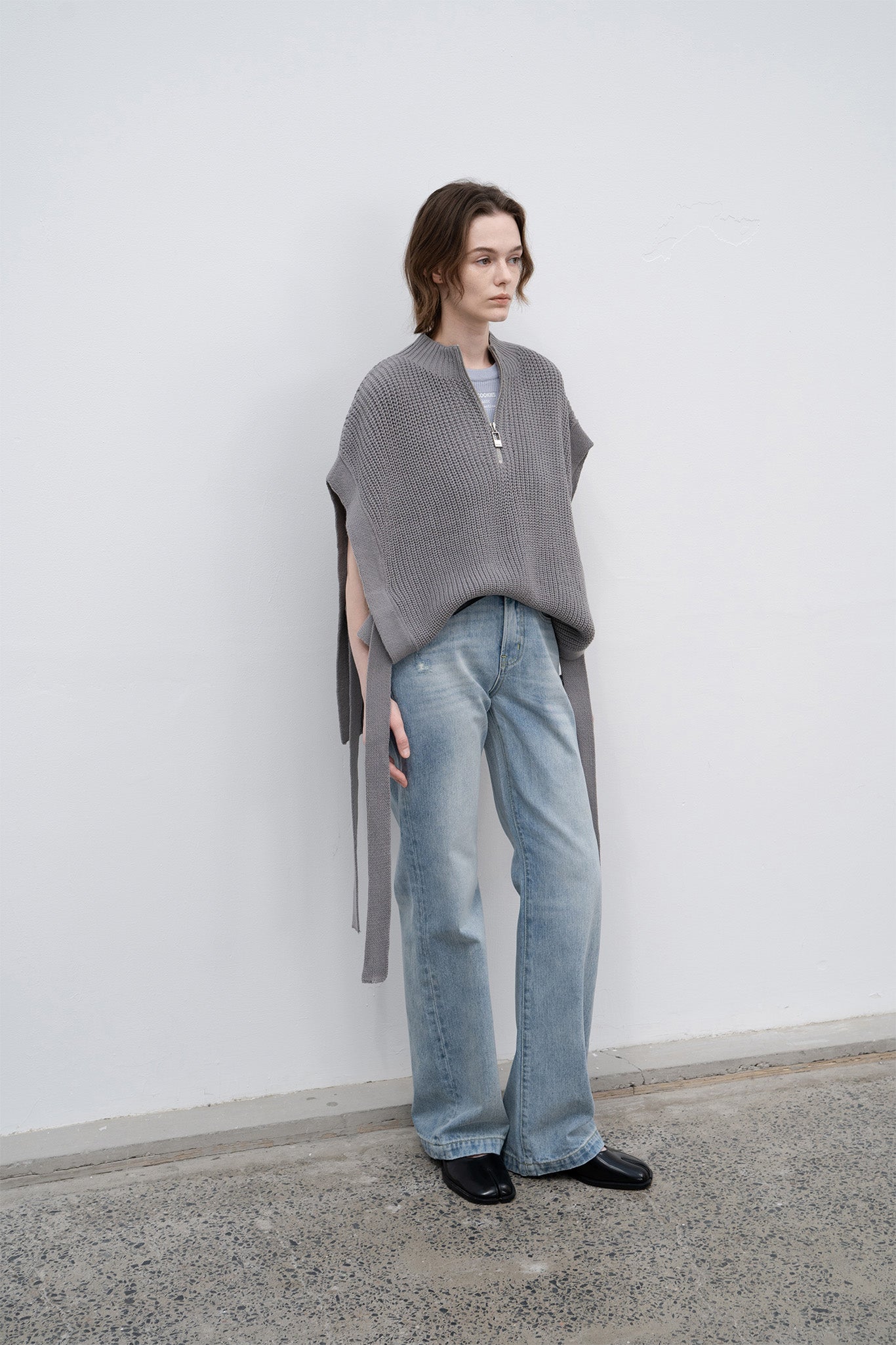 Stand collar high neck half zip up side open knit vest 