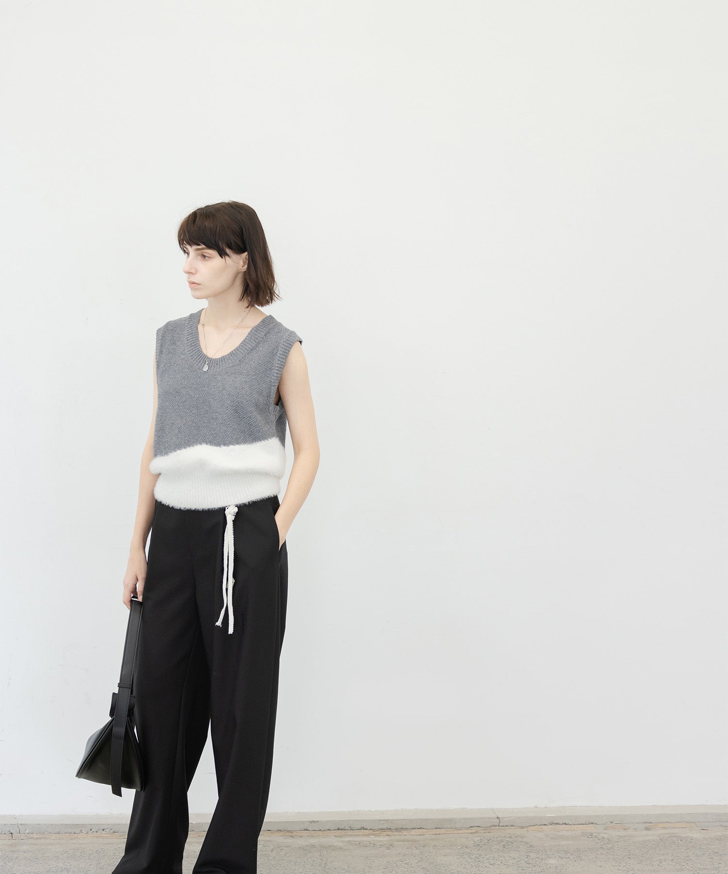 Wave docking knit vest